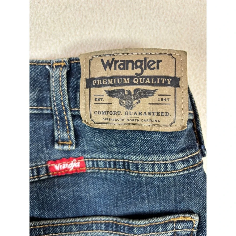 Wrangler Mens Relaxed Bootcut Jeans Medium Wash‎ Denim Blue Size 35x30